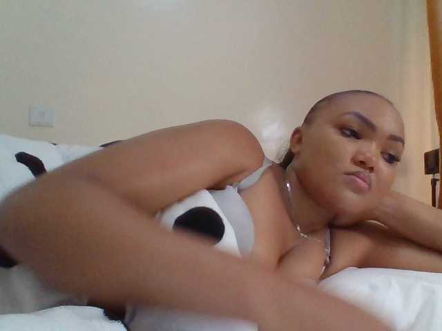 Beautystar12's BongaCams show and profile