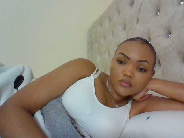 Beautystar12 live webcam show