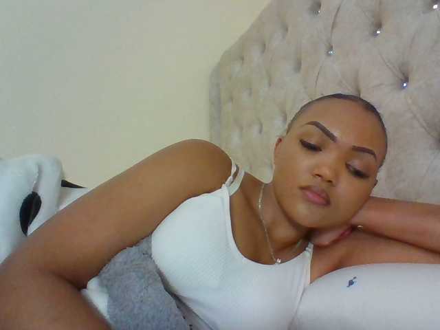 Beautystar12 live webcam show