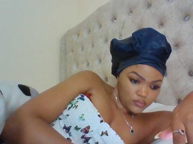 Beautystar12 live cam on BongaCams
