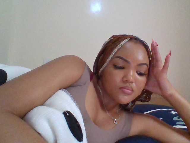 Beautystar12 live cam on BongaCams