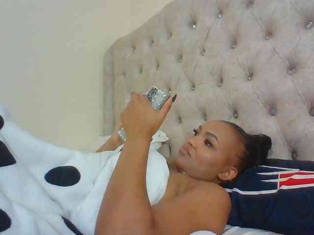 Beautystar12 Live Webcam on BongaCams