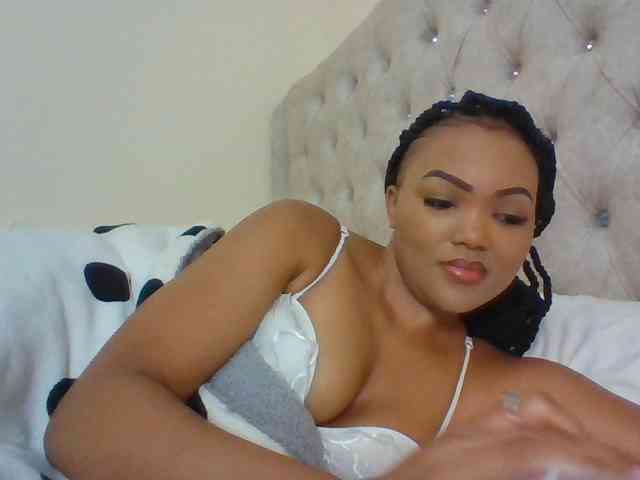 Beautystar12 Live Webcam on BongaCams
