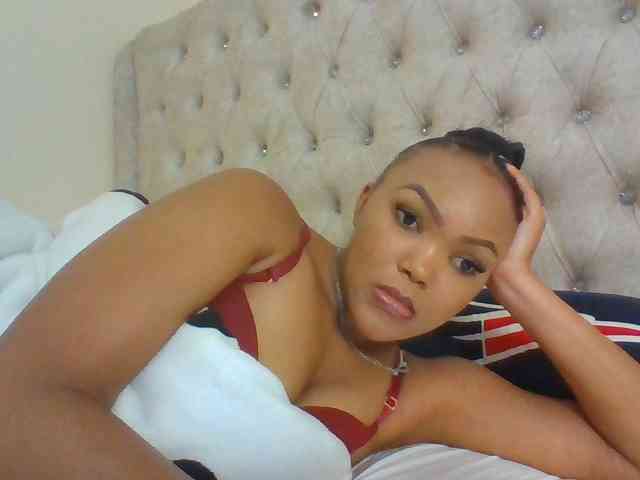 Beautystar12 Live Webcam on BongaCams
