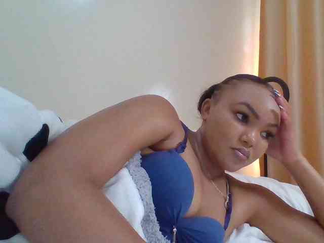 Beautystar12 Live Webcam on BongaCams