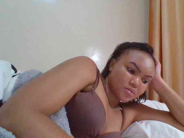 Beautystar12 Live Webcam on BongaCams