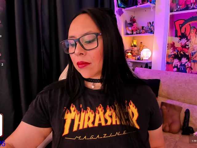 yeye-scs live cam on BongaCams