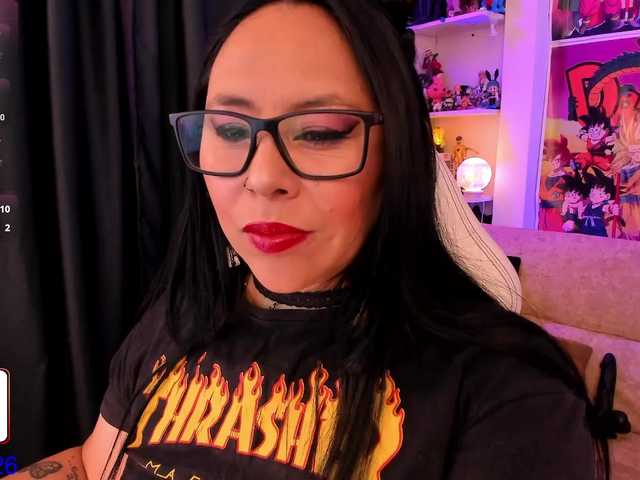 yeye-scs live cam on BongaCams