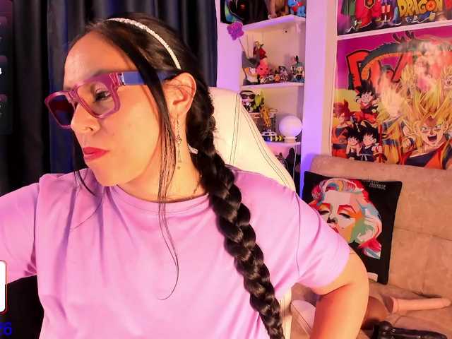 yeye-scs live cam on BongaCams