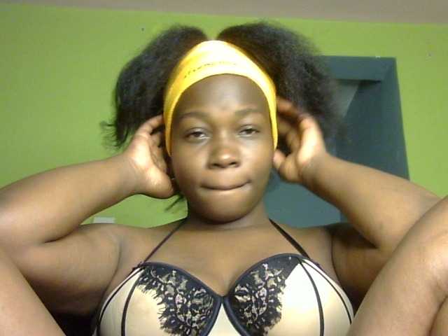 Pretty-horny's BongaCams show and profile