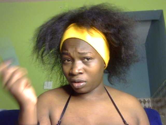 Pretty-horny's BongaCams show and profile