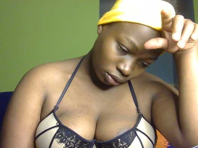 Pretty-horny's BongaCams show and profile