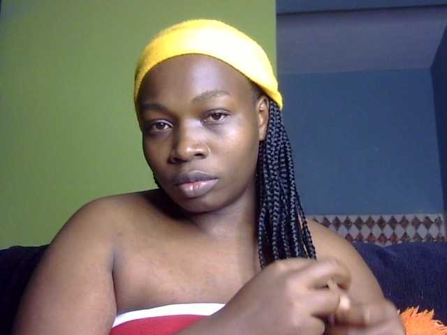 le modèle Pretty-horny est en webcam porno dans un show sur le site bongacams, il possède les tags suivants: Ebony,Brunette,Hairy