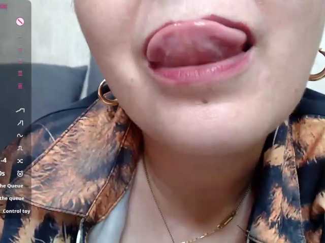 rosestar, en directo ahora en BongaCams