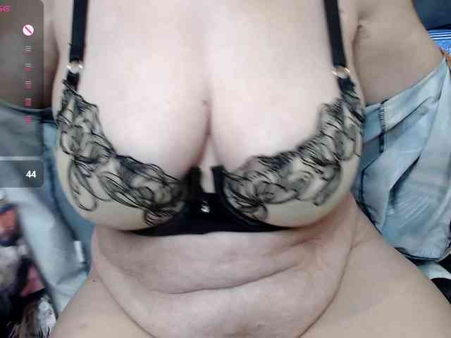 rosestar live female cam on bongacams