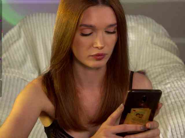 eva-golden webcam