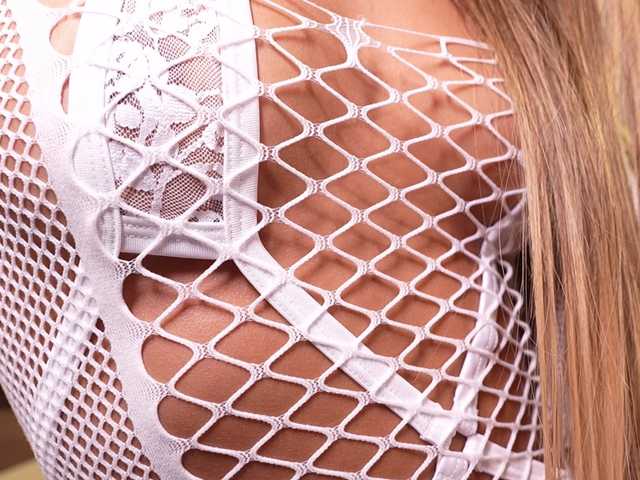 Saryhott live cam on BongaCams