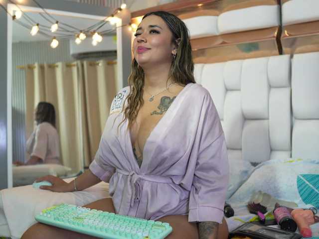 Kinky-Madisson live cam on BongaCams