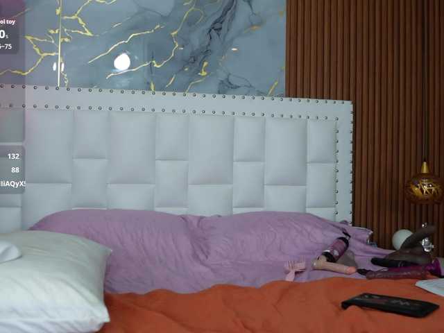 Kinky-Madisson live cam on BongaCams