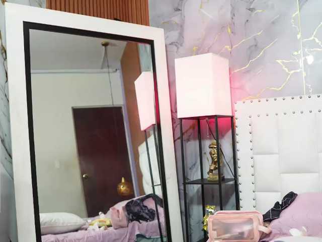 Kinky-Madisson live cam on BongaCams