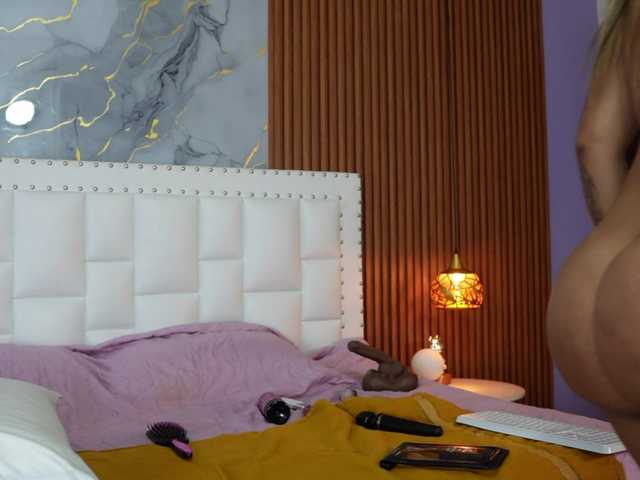 Kinky-Madisson live webcam show
