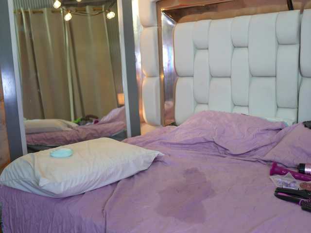 Kinky-Madisson live cam on BongaCams