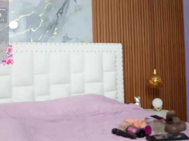 Kinky-Madisson live cam on BongaCams