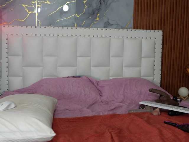 Kinky-Madisson live cam on BongaCams