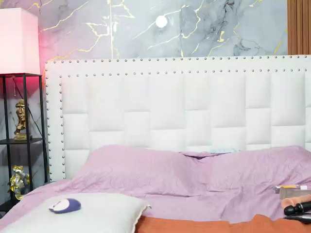Kinky-Madisson live cam on BongaCams