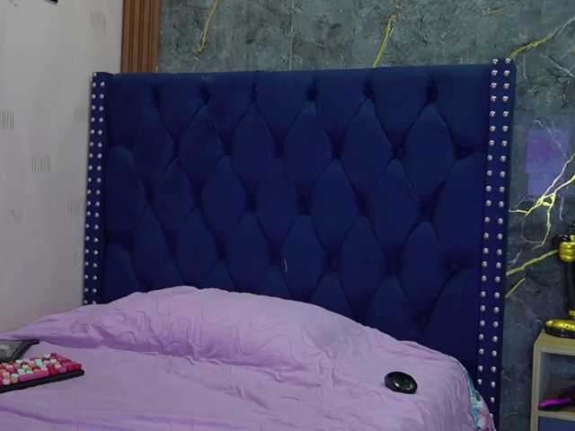 Kinky-Madisson live cam on BongaCams