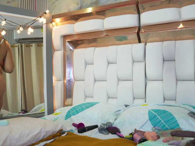 Kinky-Madisson — live female cam