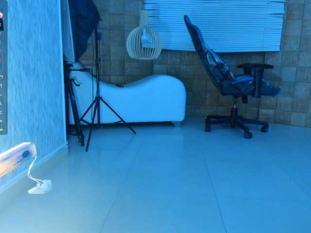Lissalittlee live cam on BongaCams