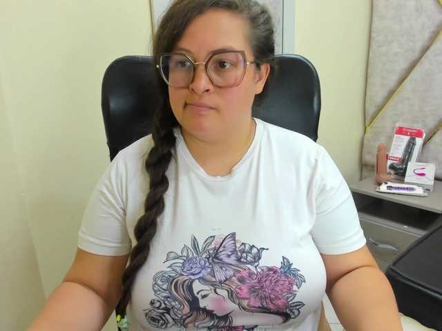  SaraThonson chat room