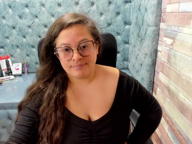 SaraThonson live cam on BongaCams