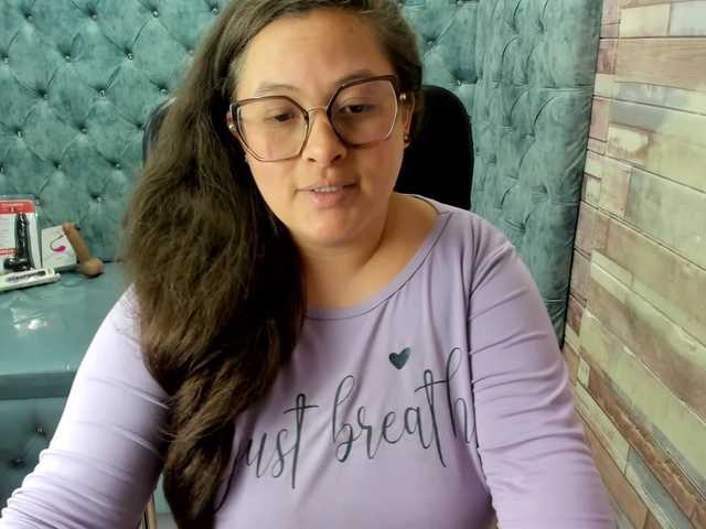 SaraThonson live cam on BongaCams