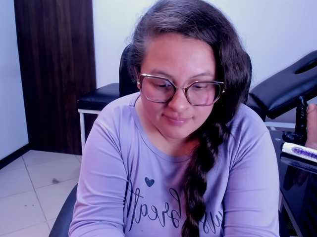 SaraThonson live cam on BongaCams
