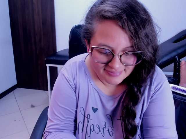 SaraThonson live cam preview