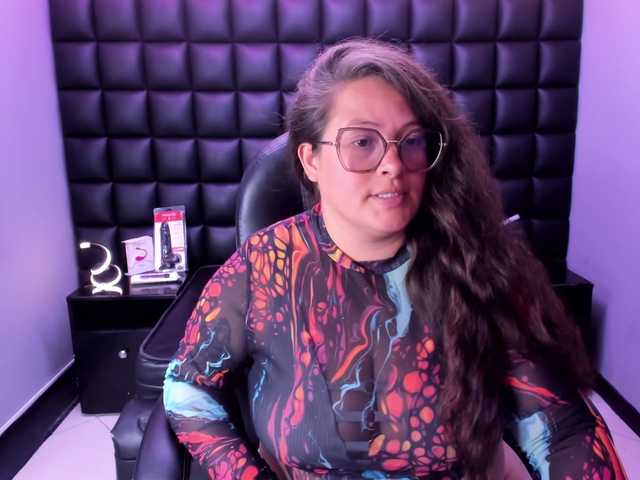 SaraThonson live webcam show