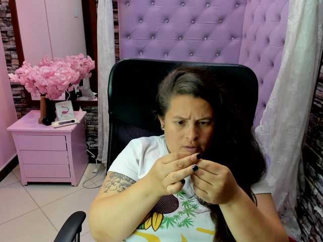 SaraThonson live cam preview