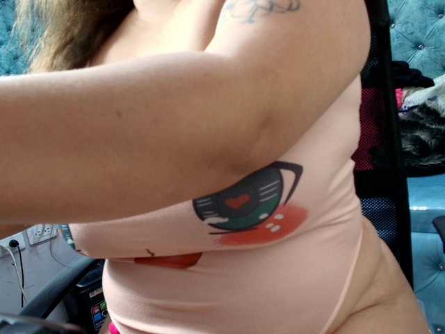 SaraThonson live webcam show