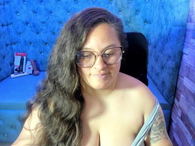 SaraThonson live cam on BongaCams