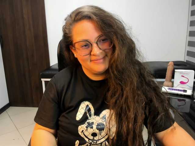SaraThonson live cam on BongaCams