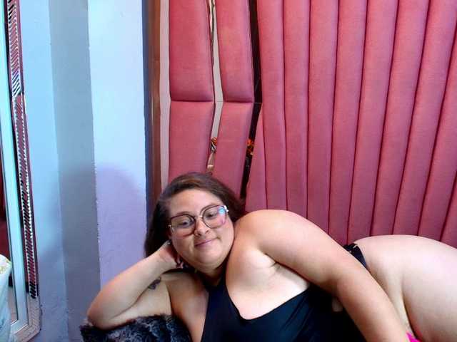 SaraThonson live cam on BongaCams