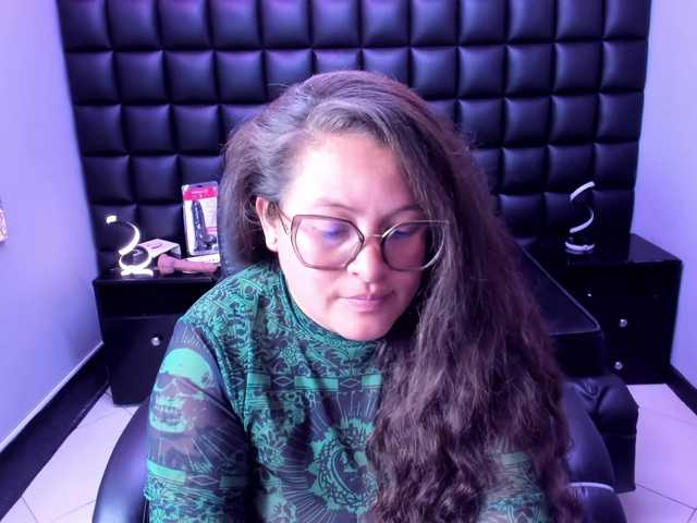 SaraThonson live cam