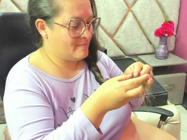 SaraThonson's BongaCams show and profile