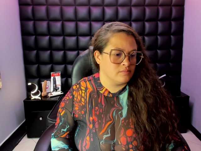SaraThonson live webcam show
