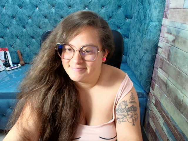 SaraThonson live webcam show