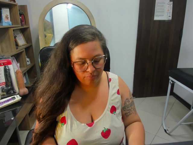 SaraThonson live cam on BongaCams