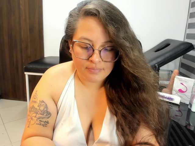 SaraThonson live cam on BongaCams