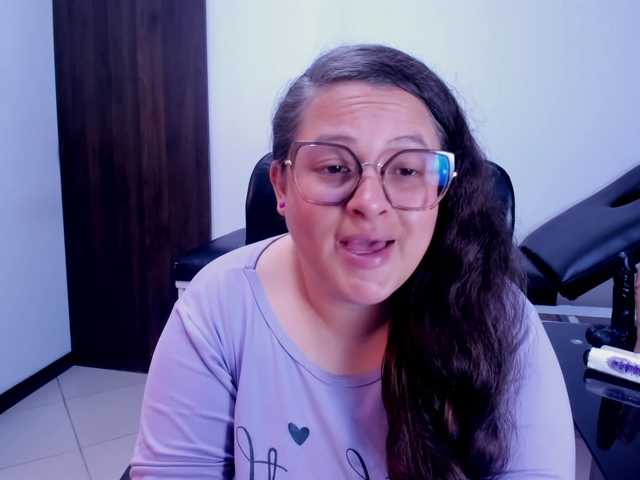 SaraThonson live cam on BongaCams